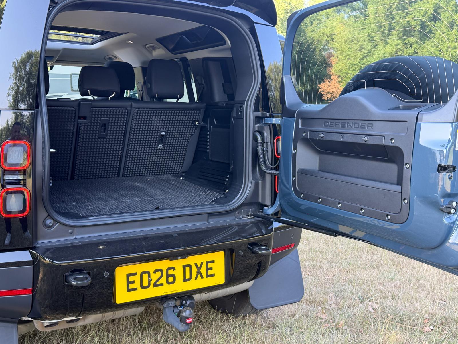 2026 land rover defender SD MHEV